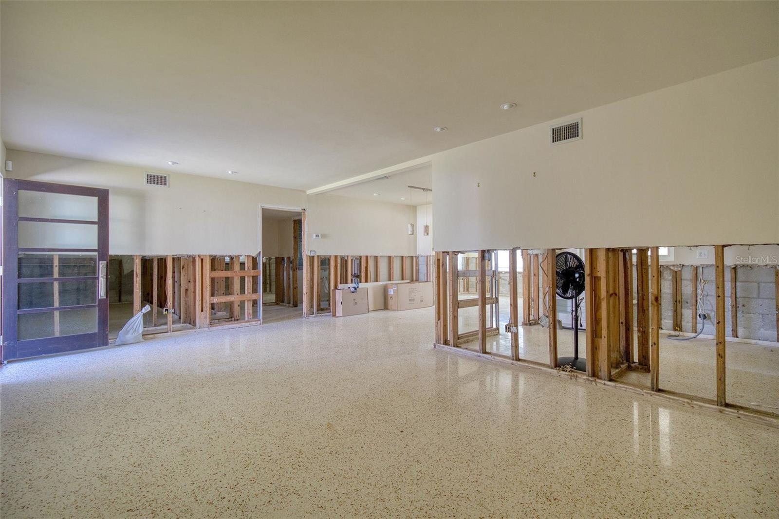 Image 10 of 31 For 5 Shore Drive