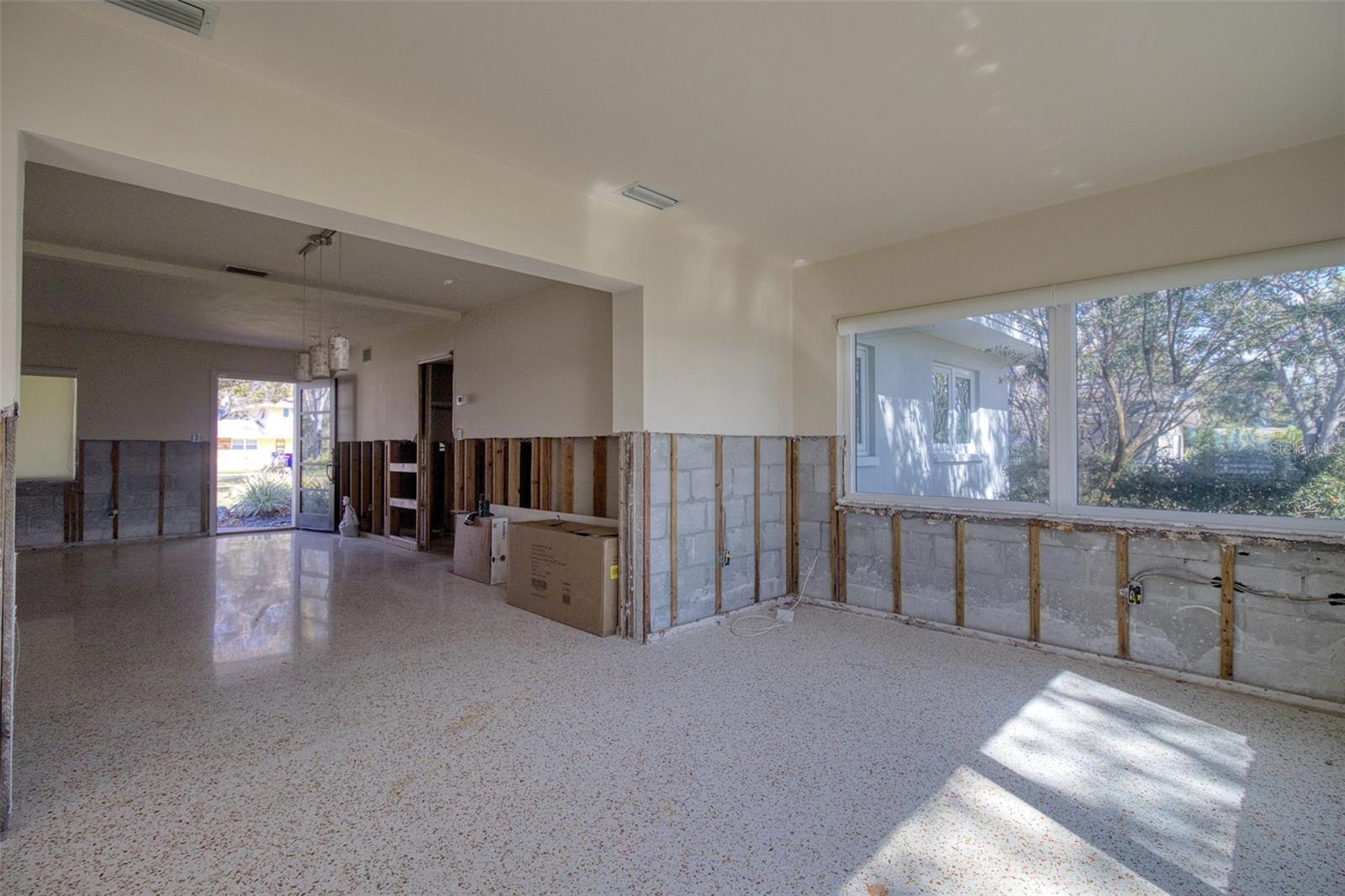 Image 14 of 31 For 5 Shore Drive