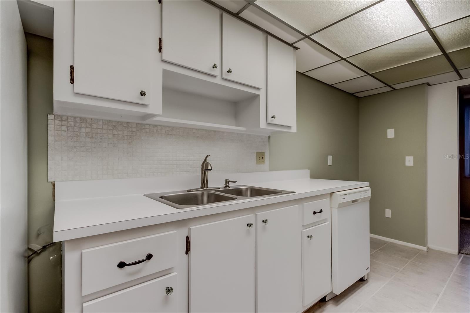 Image 8 of 21 For 4890 Bay Street Ne 231