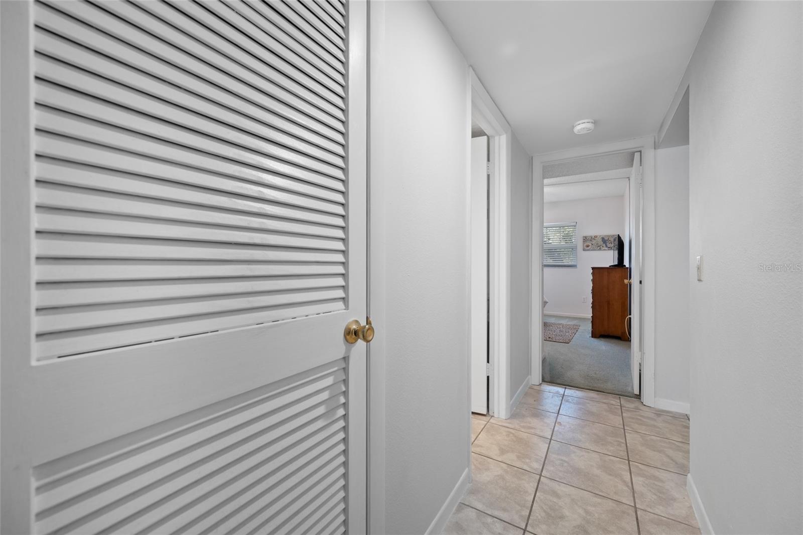 Image 13 of 38 For 820 Virginia Street 206