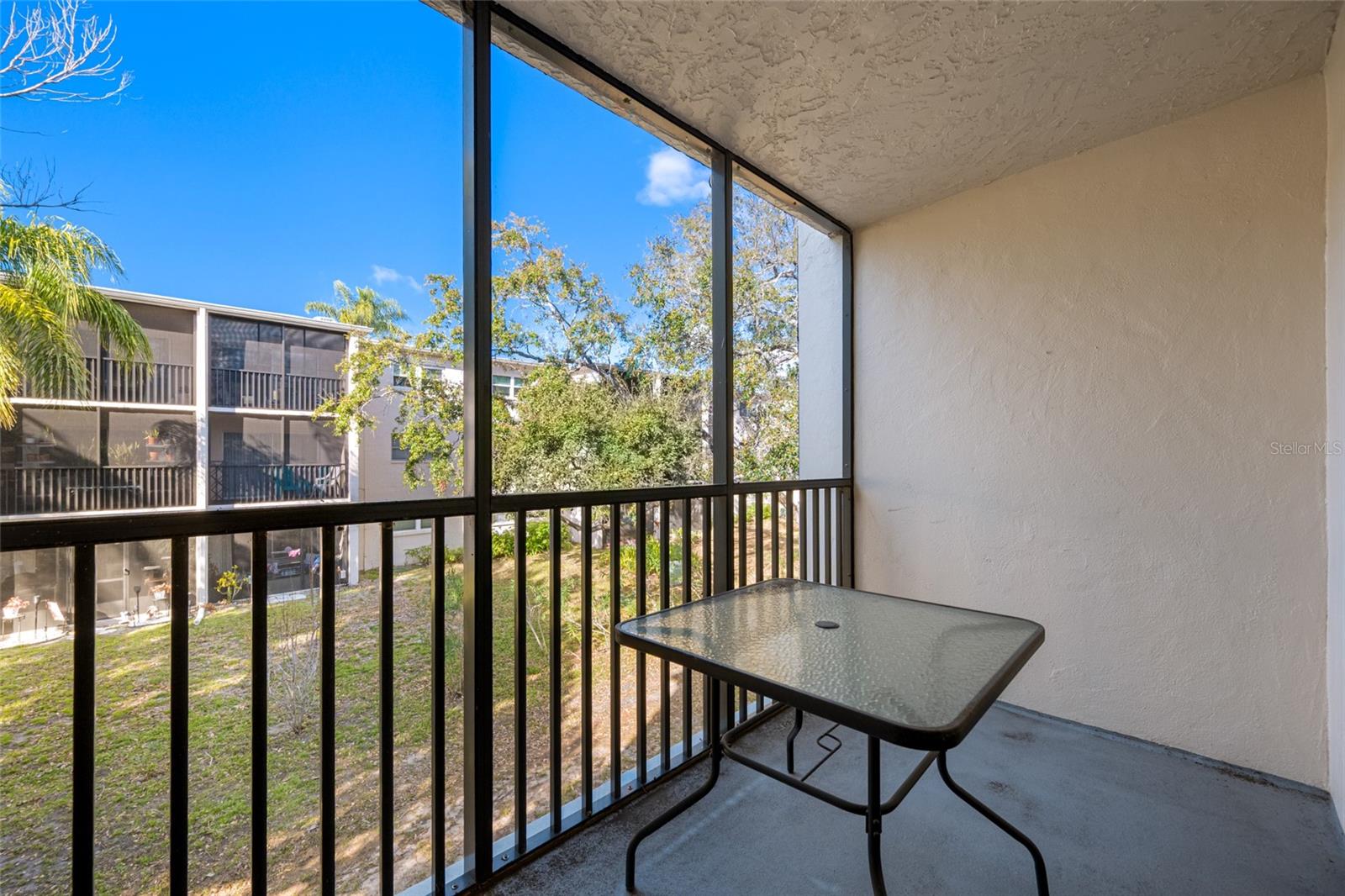 Image 19 of 38 For 820 Virginia Street 206