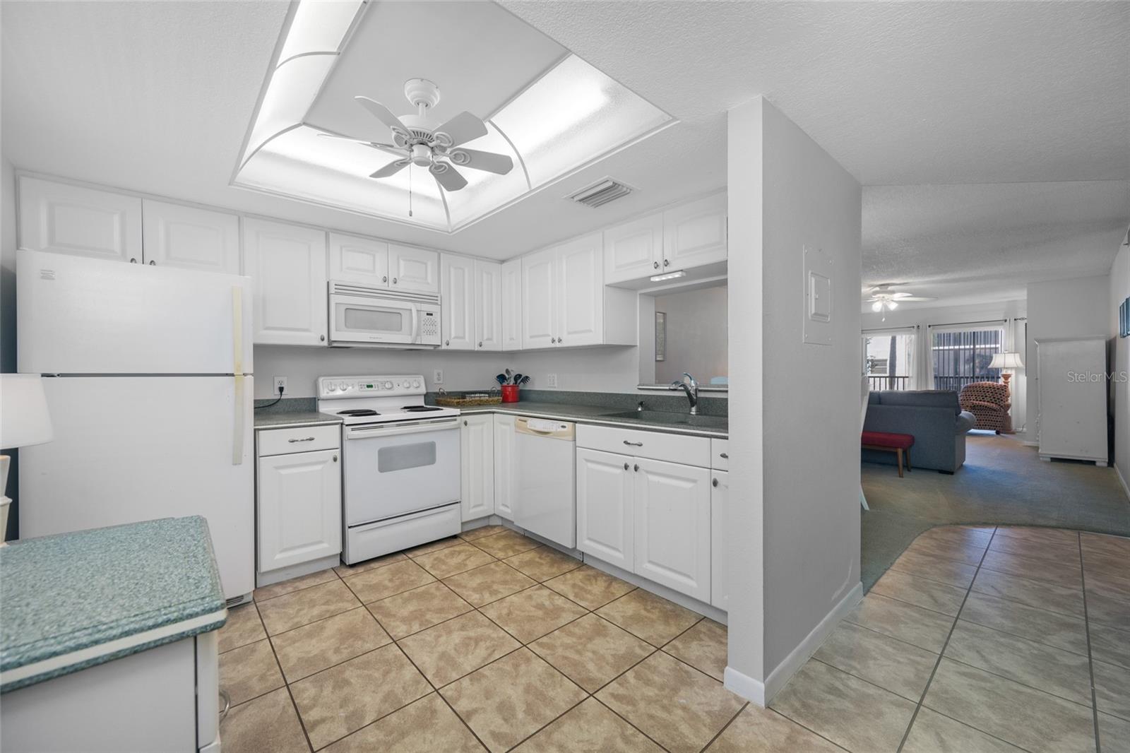 Image 7 of 38 For 820 Virginia Street 206