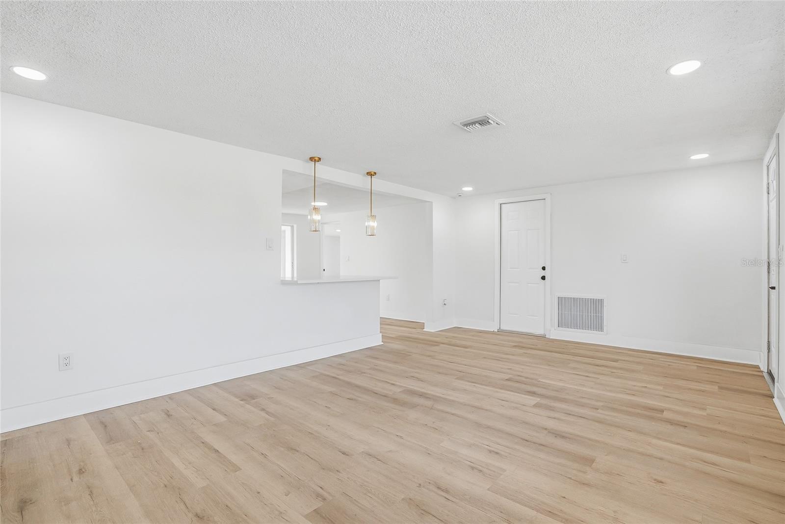 Image 3 of 32 For 7846 Wallaba Lane