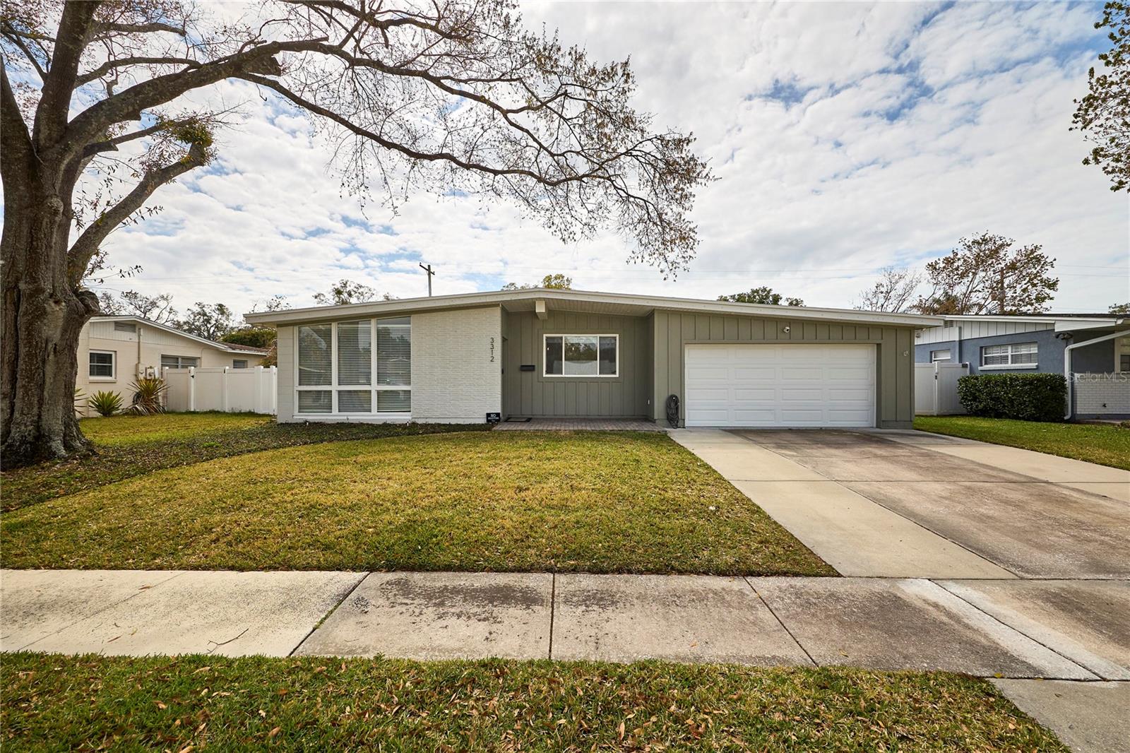 Listing photo id 0 for 3312 Nakora Drive
