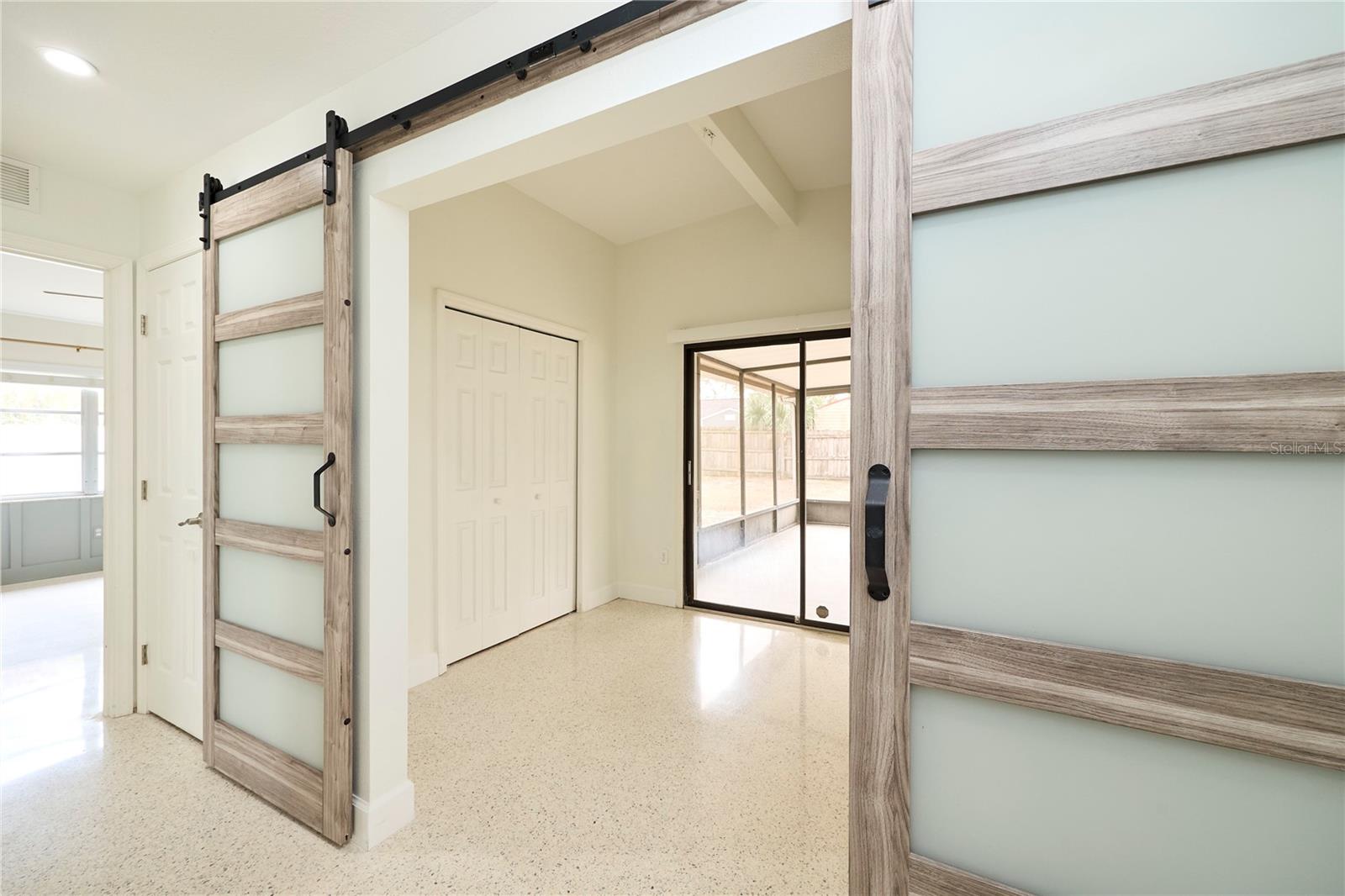 Listing photo id 18 for 3312 Nakora Drive