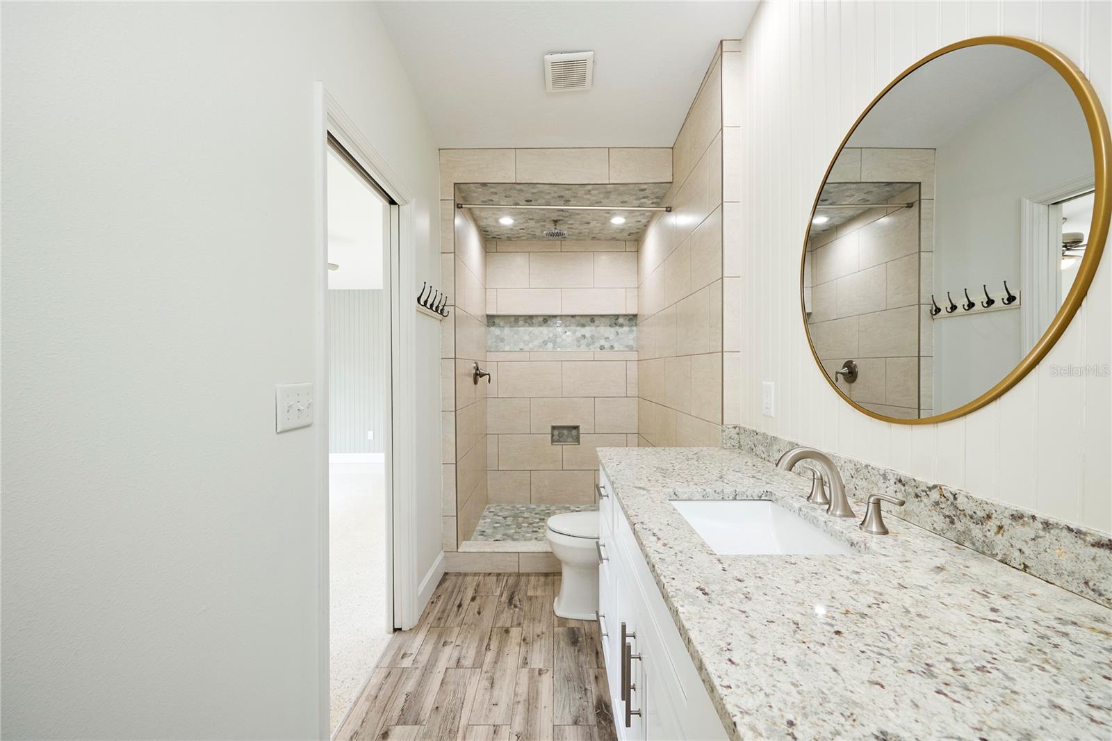 Listing photo id 21 for 3312 Nakora Drive