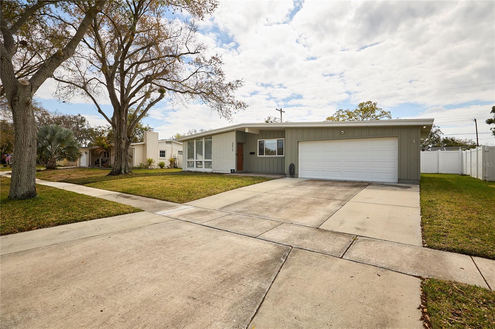 Listing photo id 1 for 3312 Nakora Drive