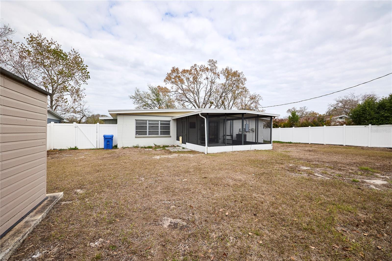 Listing photo id 29 for 3312 Nakora Drive