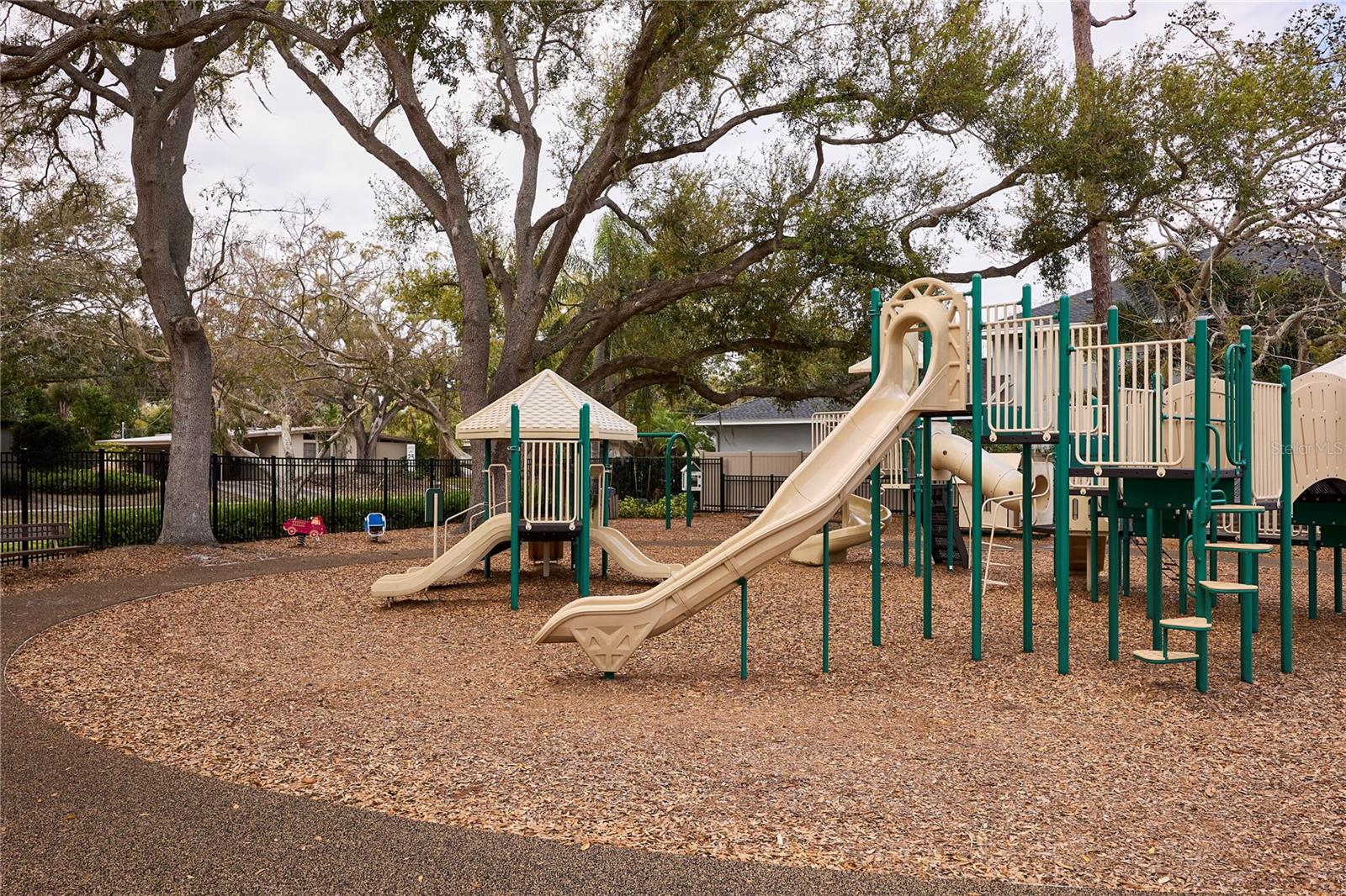 Listing photo id 33 for 3312 Nakora Drive