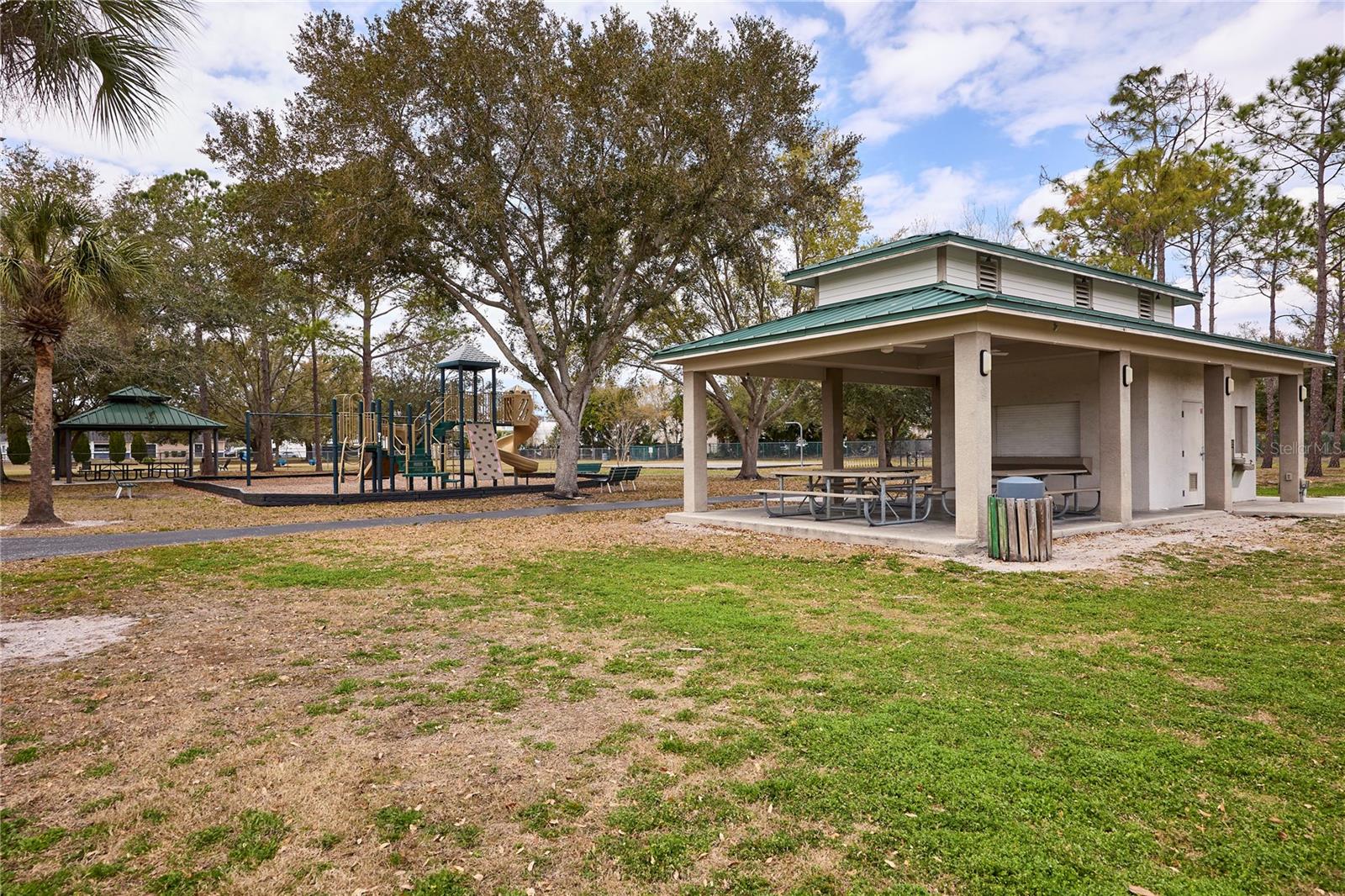 Listing photo id 42 for 3312 Nakora Drive