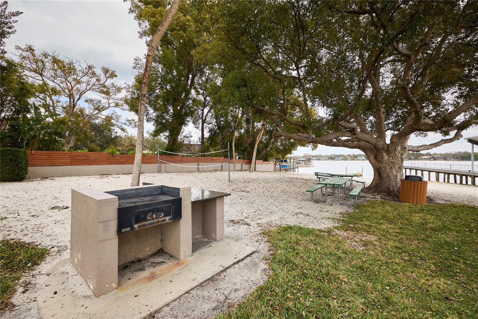 Listing photo id 53 for 3312 Nakora Drive