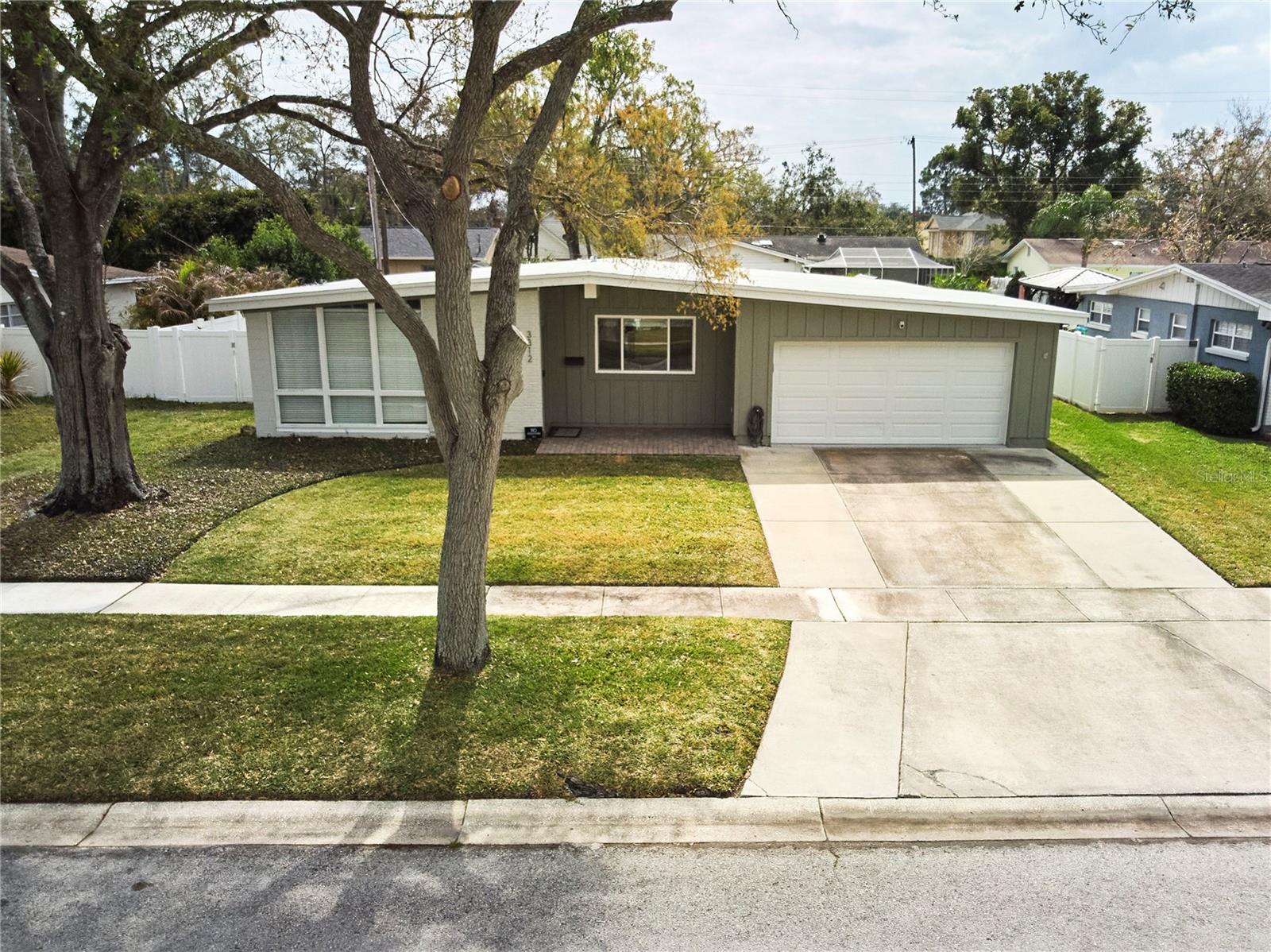 Listing photo id 57 for 3312 Nakora Drive