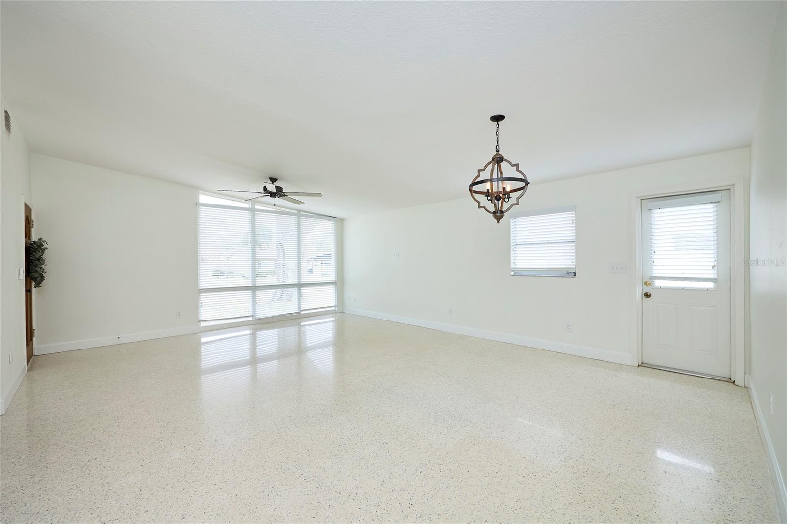 Listing photo id 6 for 3312 Nakora Drive