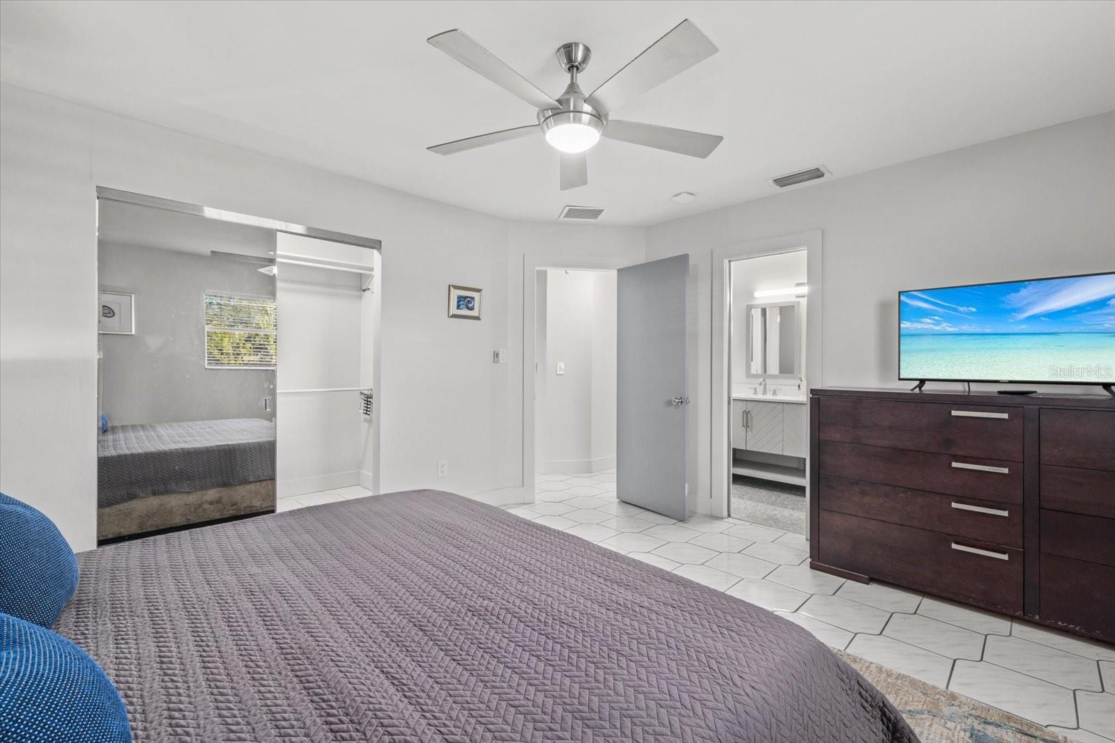 Image 17 of 44 For 2000 58th Street N