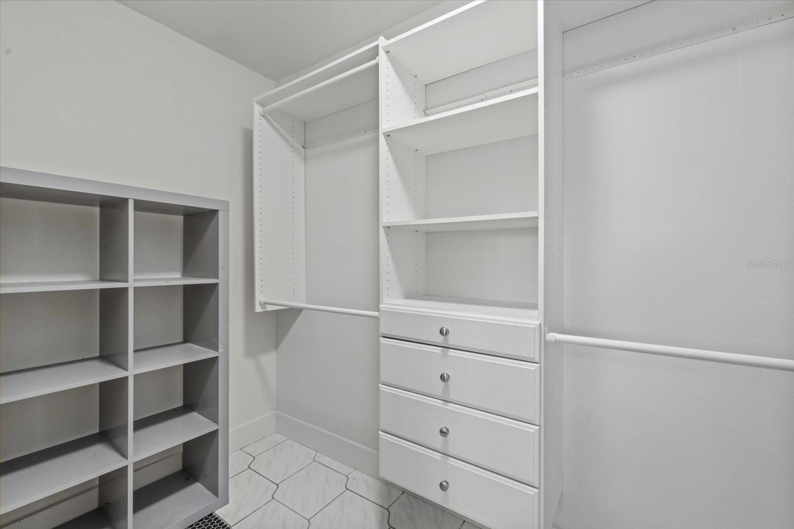 Image 18 of 44 For 2000 58th Street N