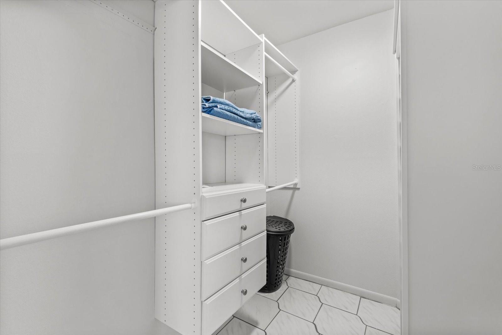 Image 21 of 44 For 2000 58th Street N