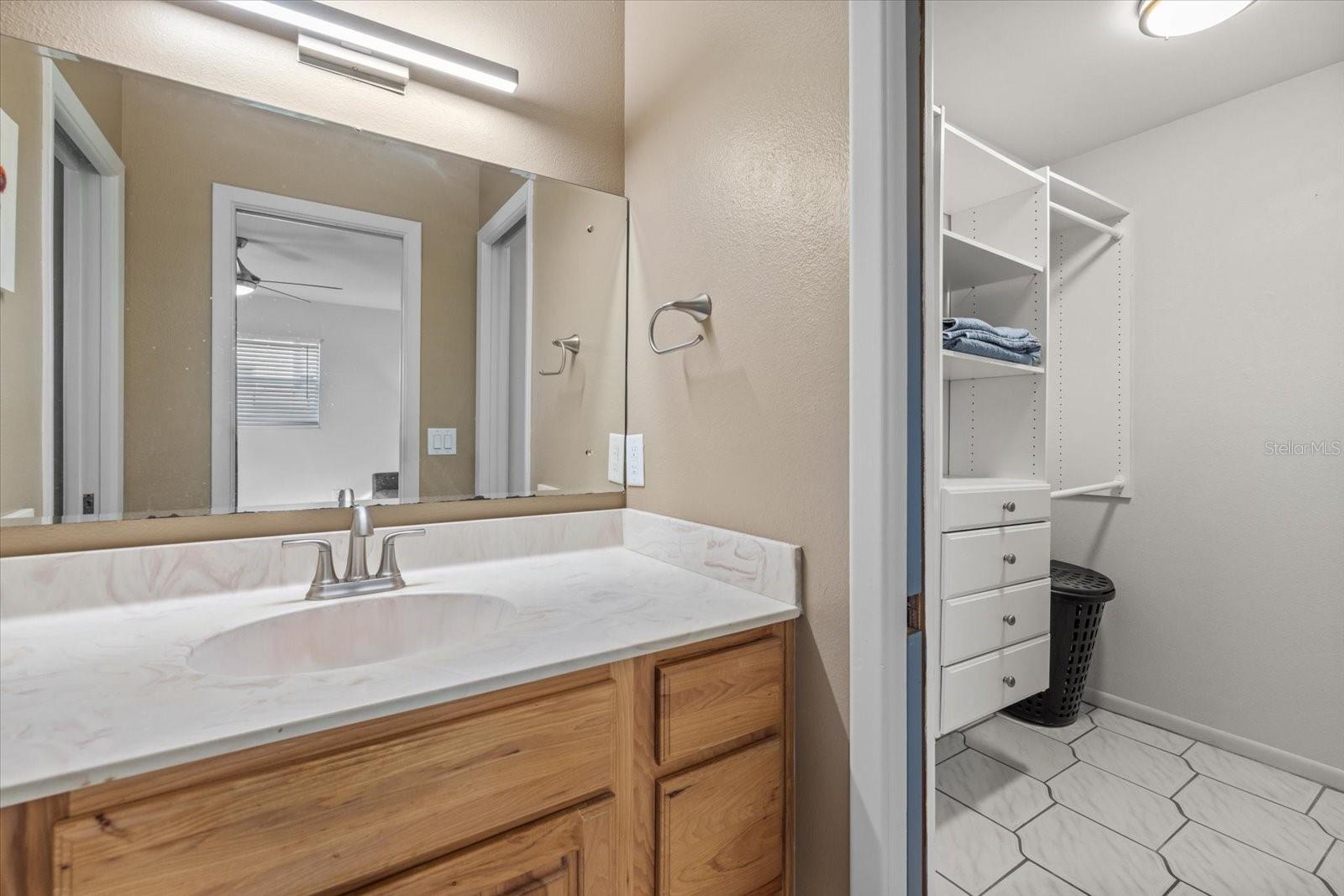 Image 22 of 44 For 2000 58th Street N