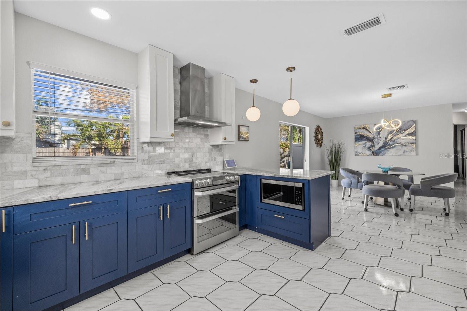 Image 9 of 44 For 2000 58th Street N