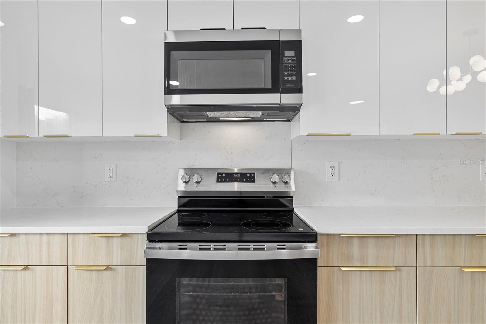 Image 12 of 66 For 5700 Venetian Boulevard Ne