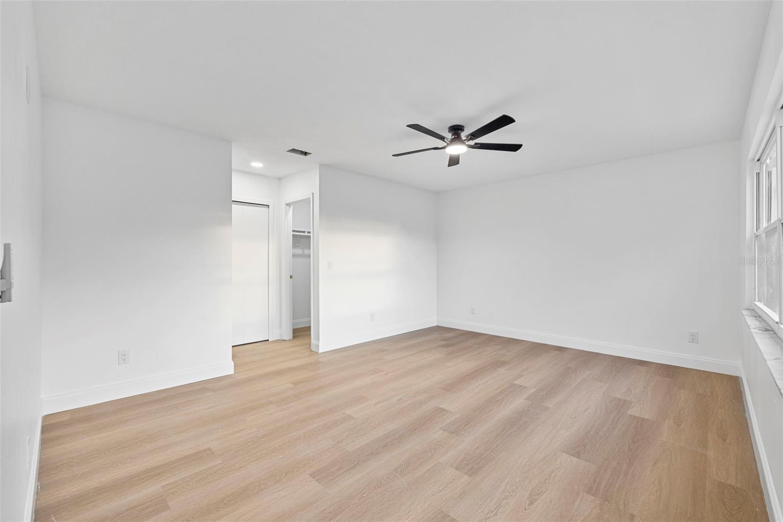 Image 14 of 66 For 5700 Venetian Boulevard Ne