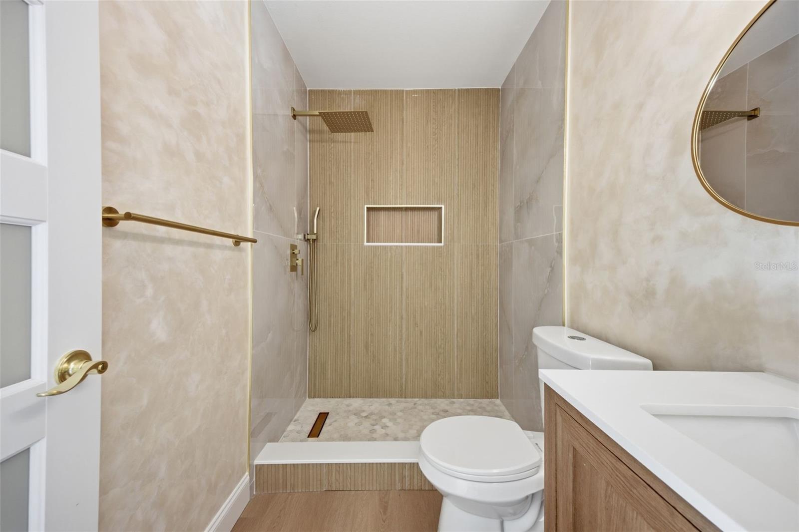 Image 18 of 66 For 5700 Venetian Boulevard Ne