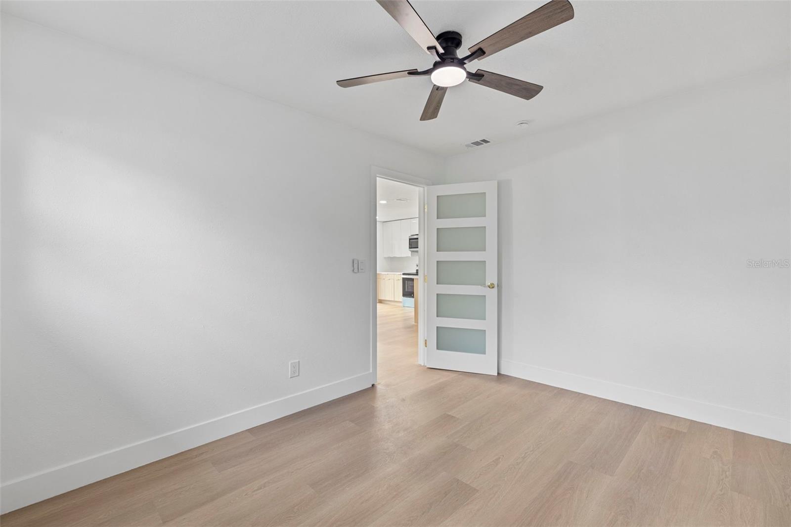 Image 23 of 66 For 5700 Venetian Boulevard Ne