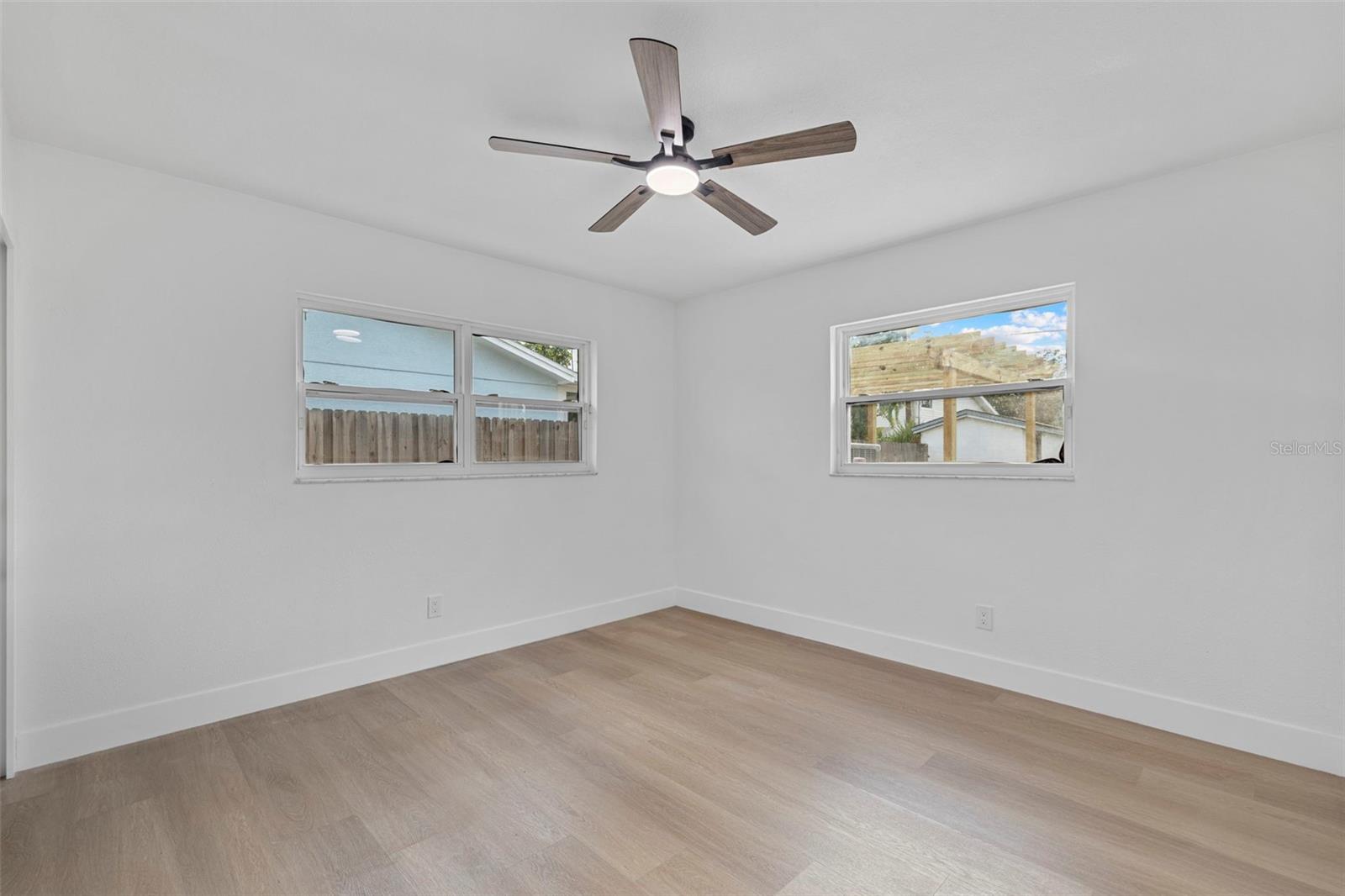 Image 24 of 66 For 5700 Venetian Boulevard Ne