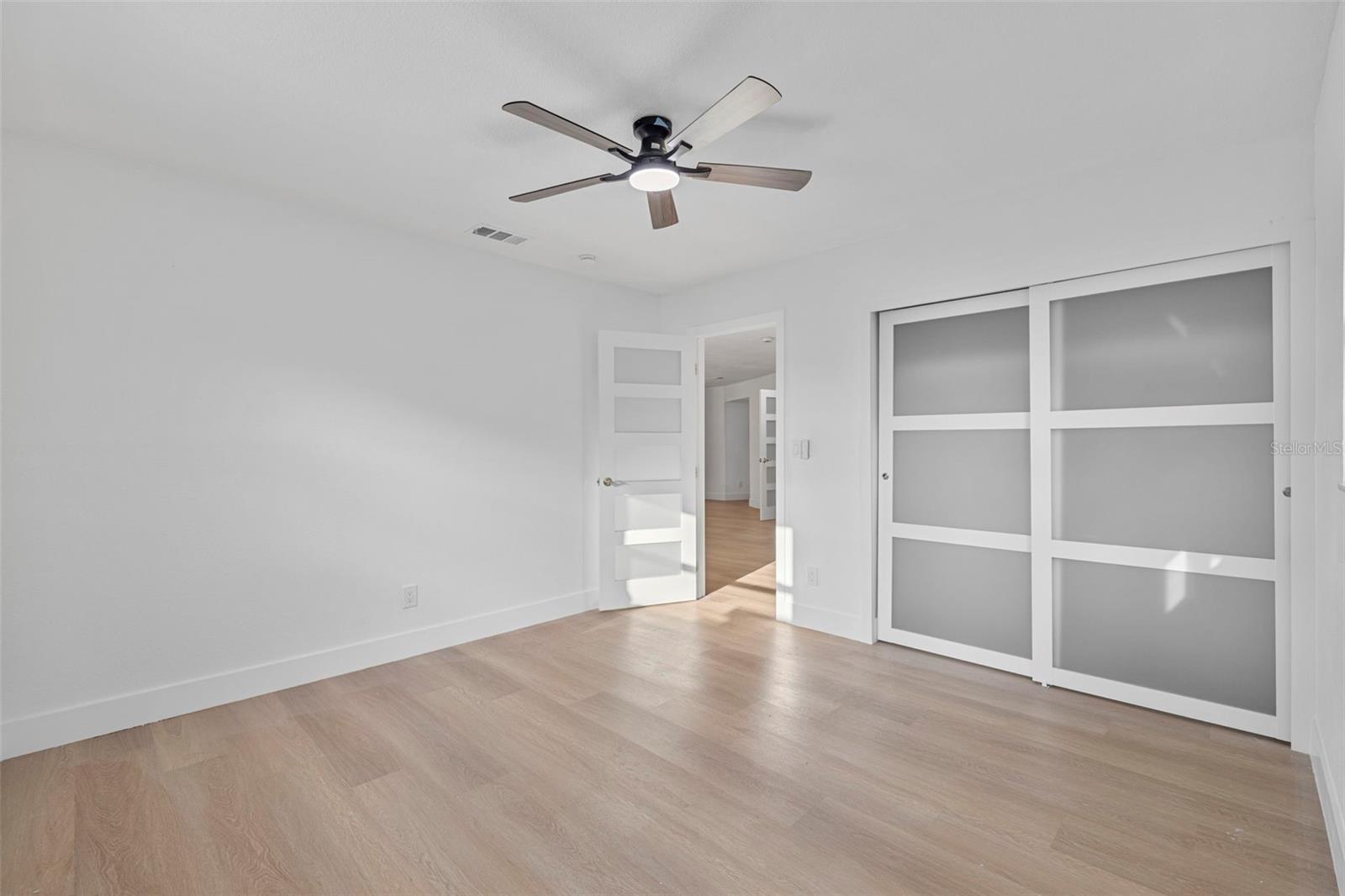 Image 25 of 66 For 5700 Venetian Boulevard Ne