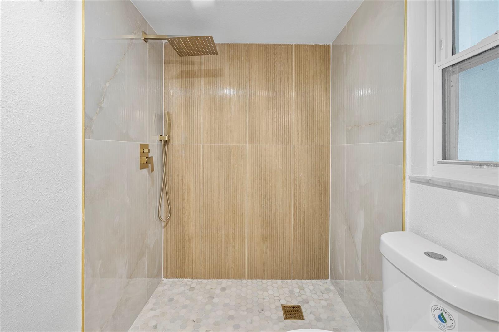 Image 28 of 66 For 5700 Venetian Boulevard Ne