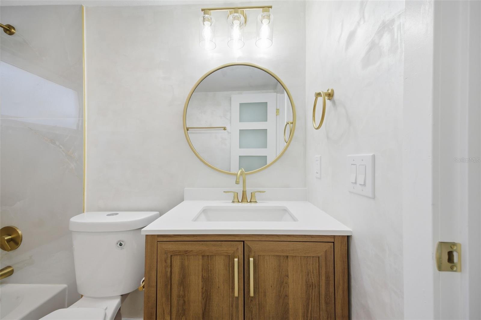 Image 32 of 66 For 5700 Venetian Boulevard Ne