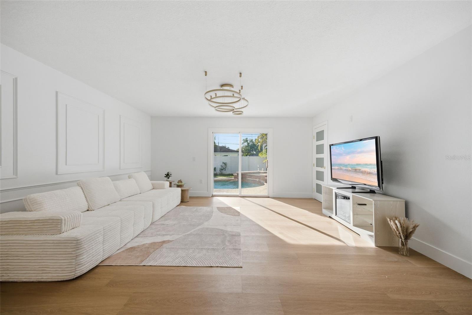 Image 34 of 66 For 5700 Venetian Boulevard Ne