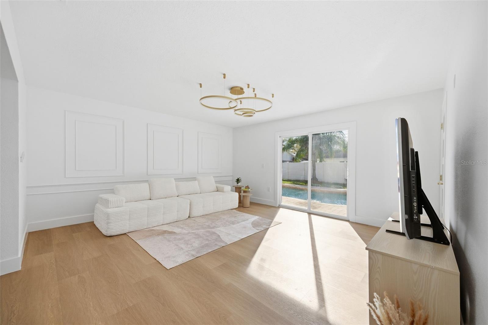 Image 35 of 66 For 5700 Venetian Boulevard Ne