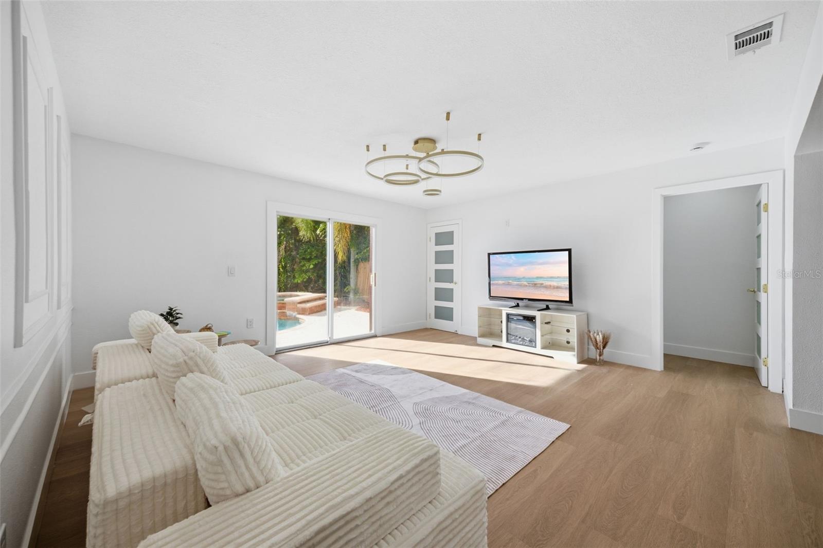 Image 39 of 66 For 5700 Venetian Boulevard Ne