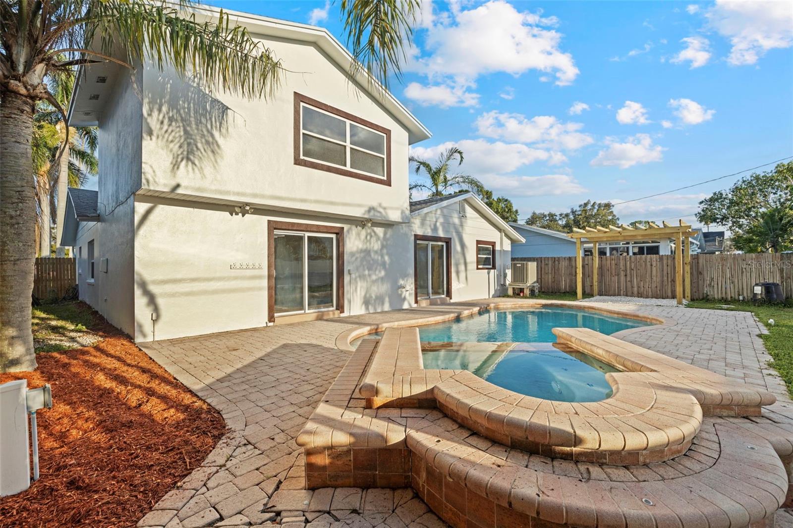 Image 43 of 66 For 5700 Venetian Boulevard Ne