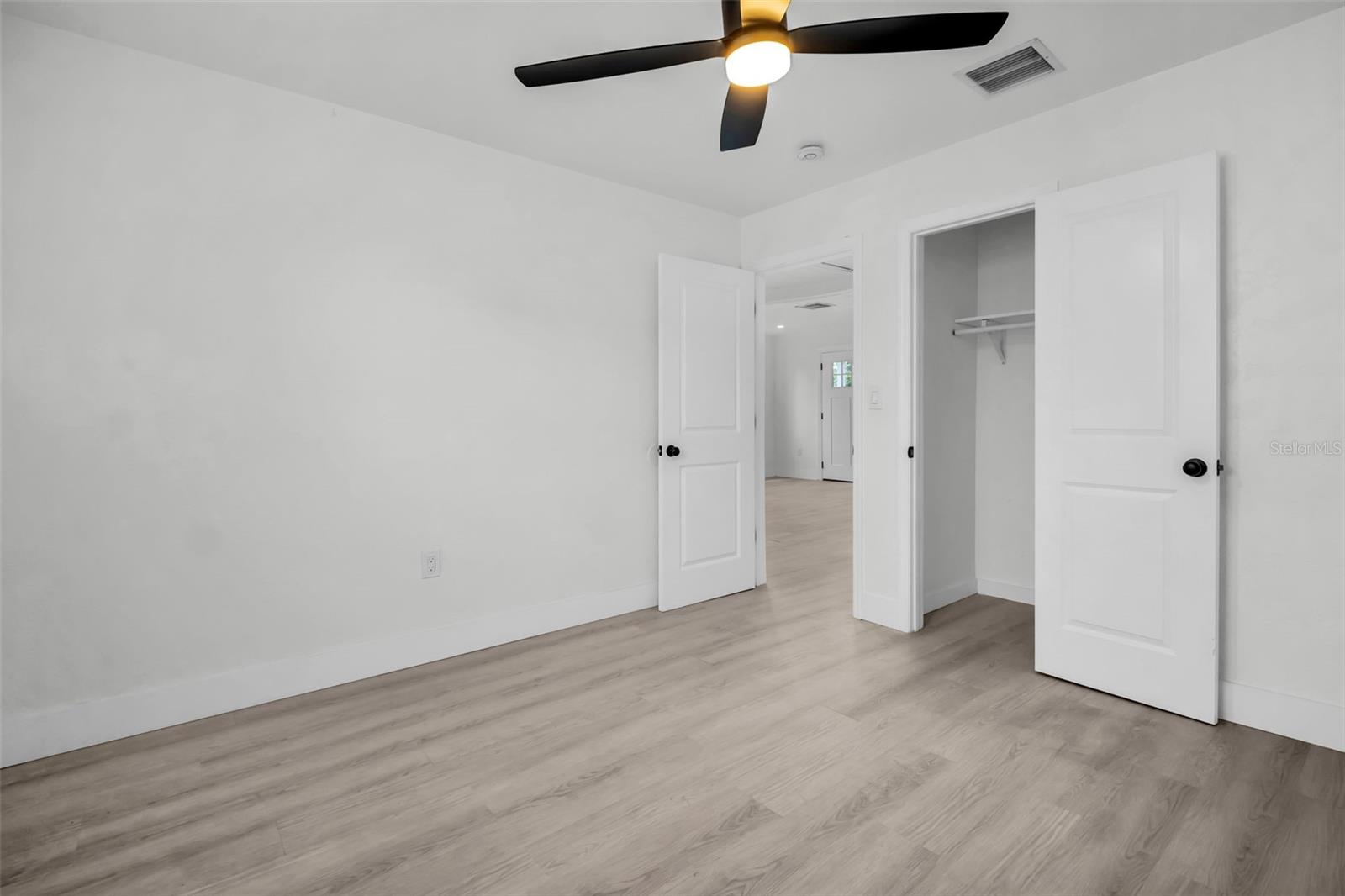 Image 12 of 39 For 4000 Grove Street S