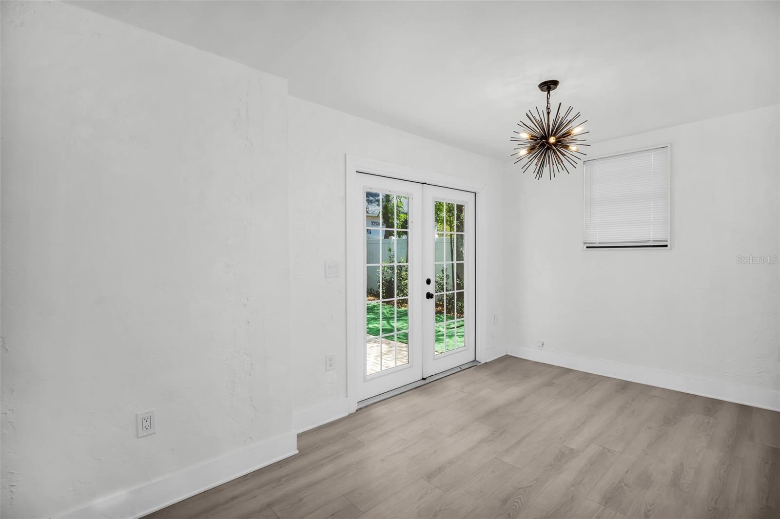 Image 13 of 39 For 4000 Grove Street S