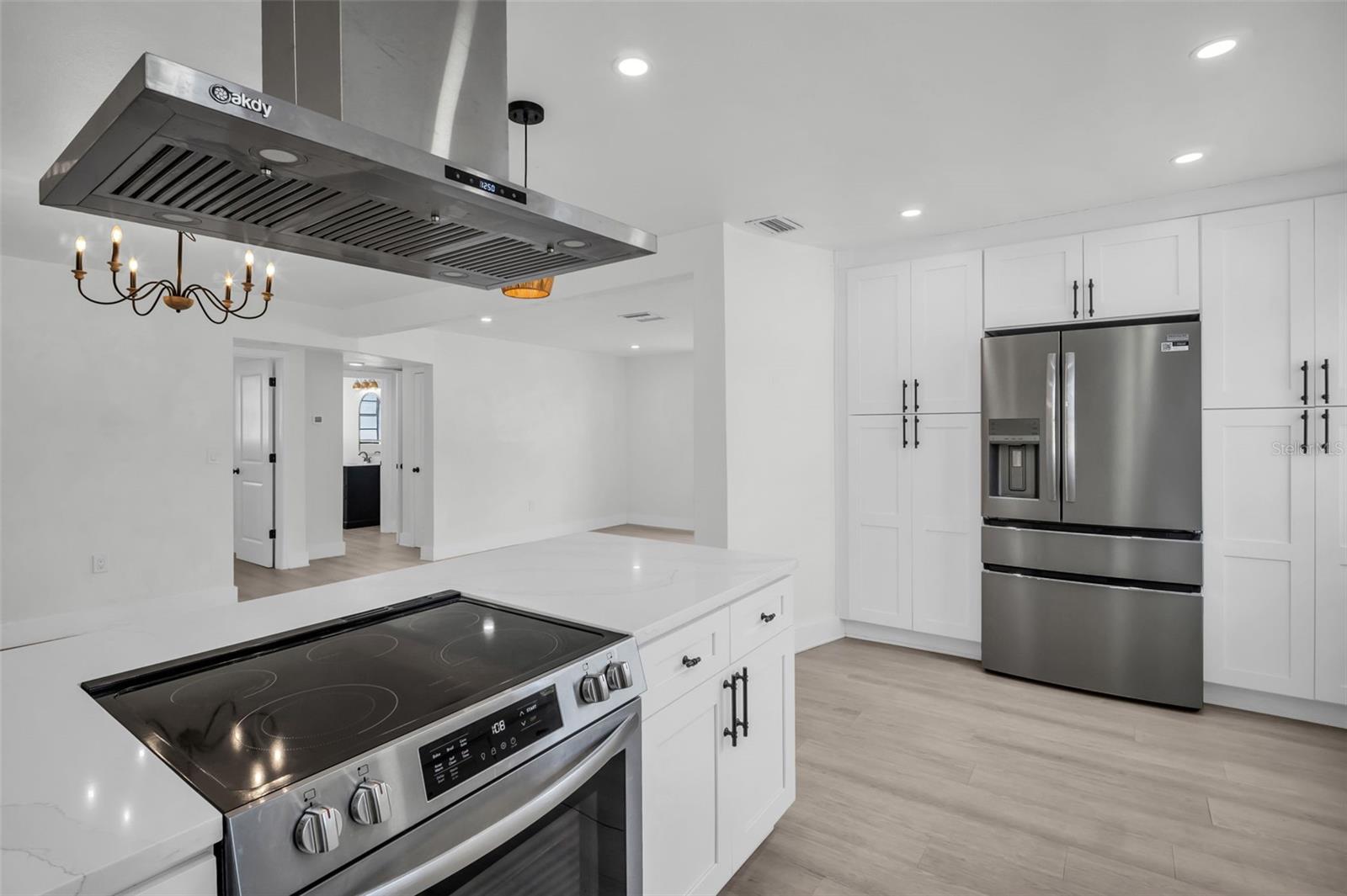 Image 19 of 39 For 4000 Grove Street S