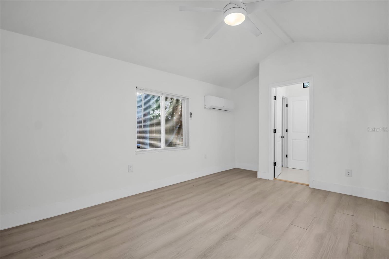 Image 26 of 39 For 4000 Grove Street S