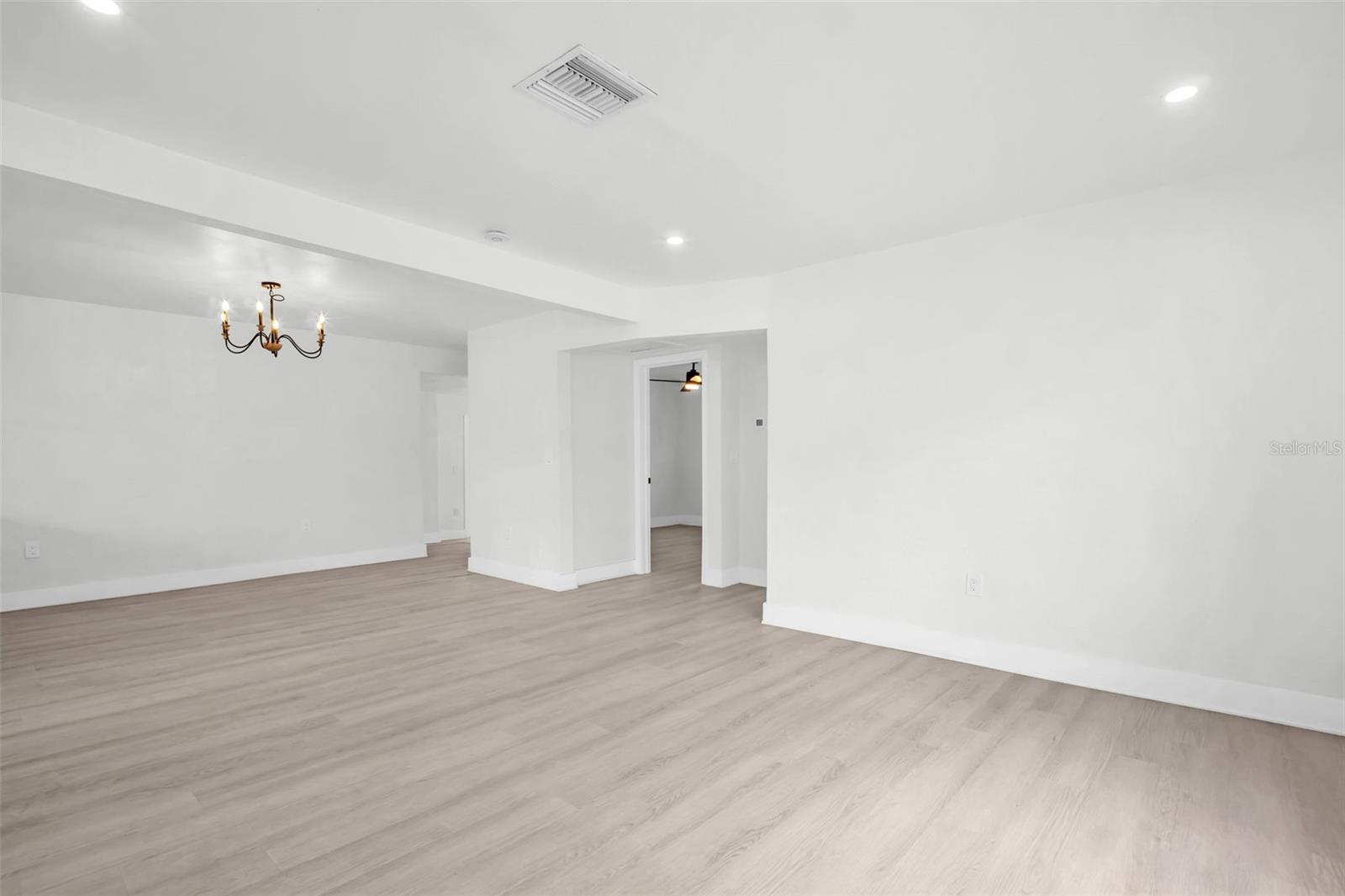 Image 3 of 39 For 4000 Grove Street S