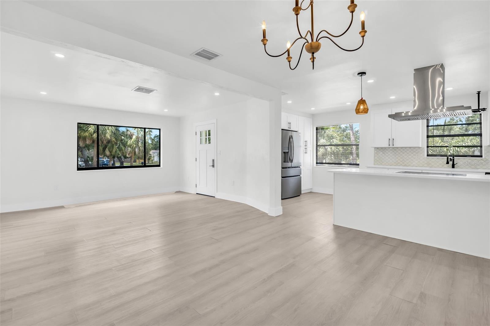 Image 5 of 39 For 4000 Grove Street S