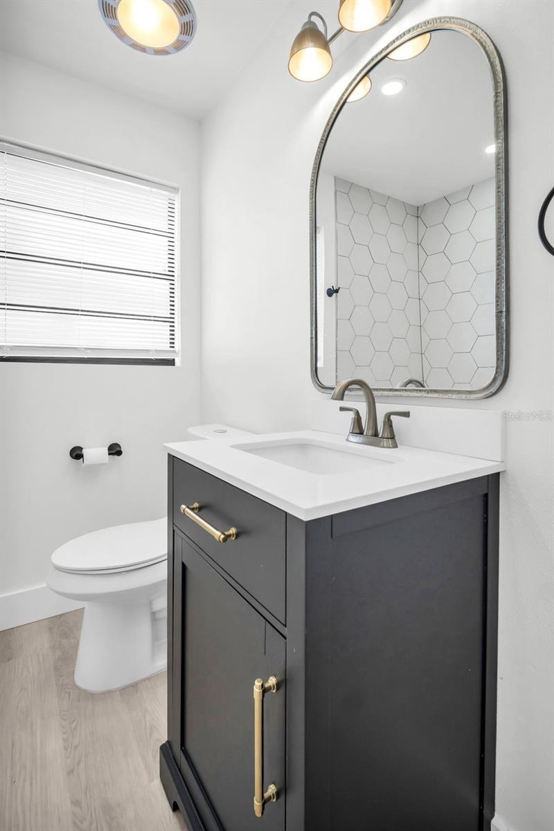 Image 9 of 39 For 4000 Grove Street S