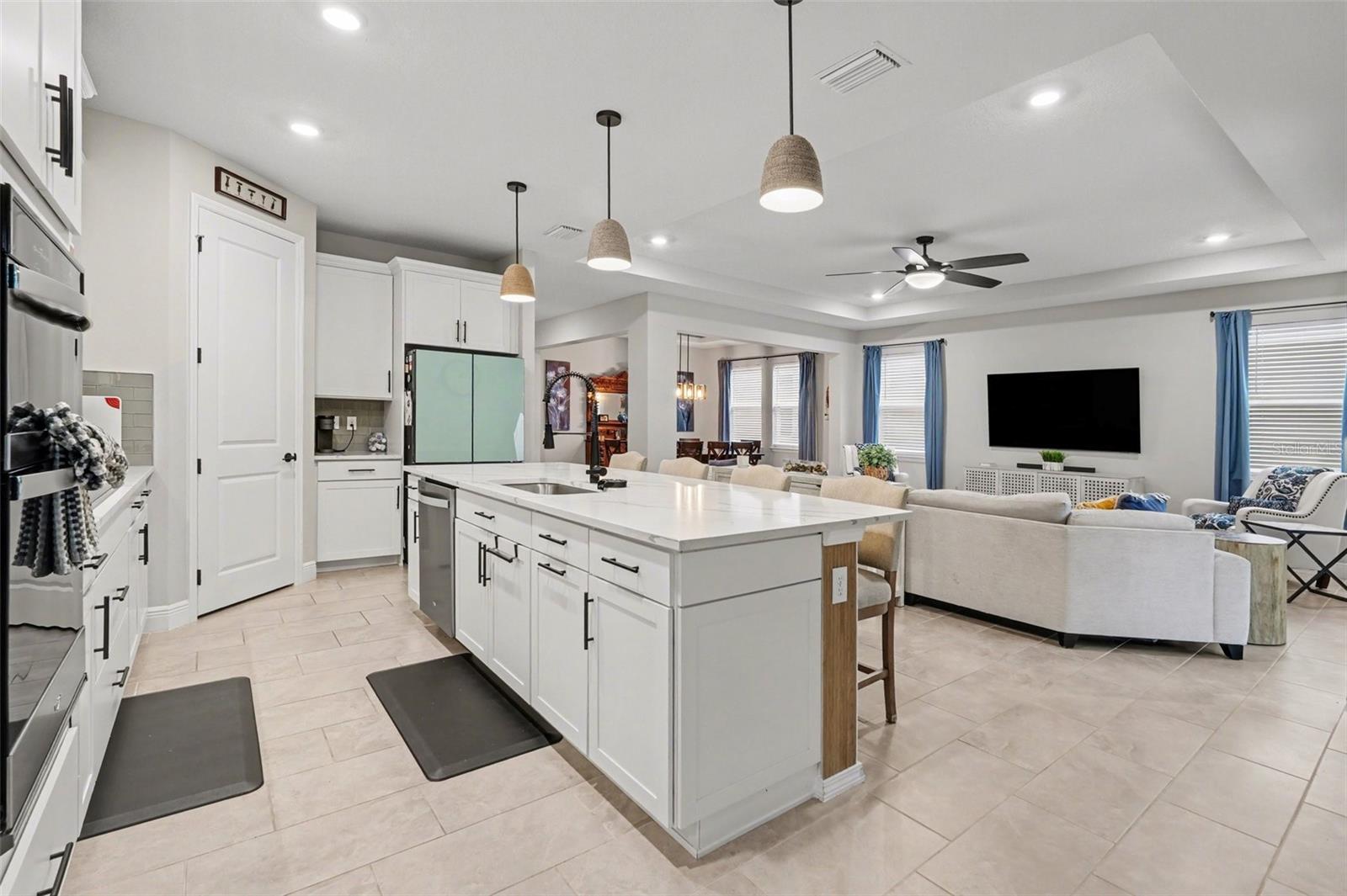 Image 16 of 41 For 23122 Scaglione Drive