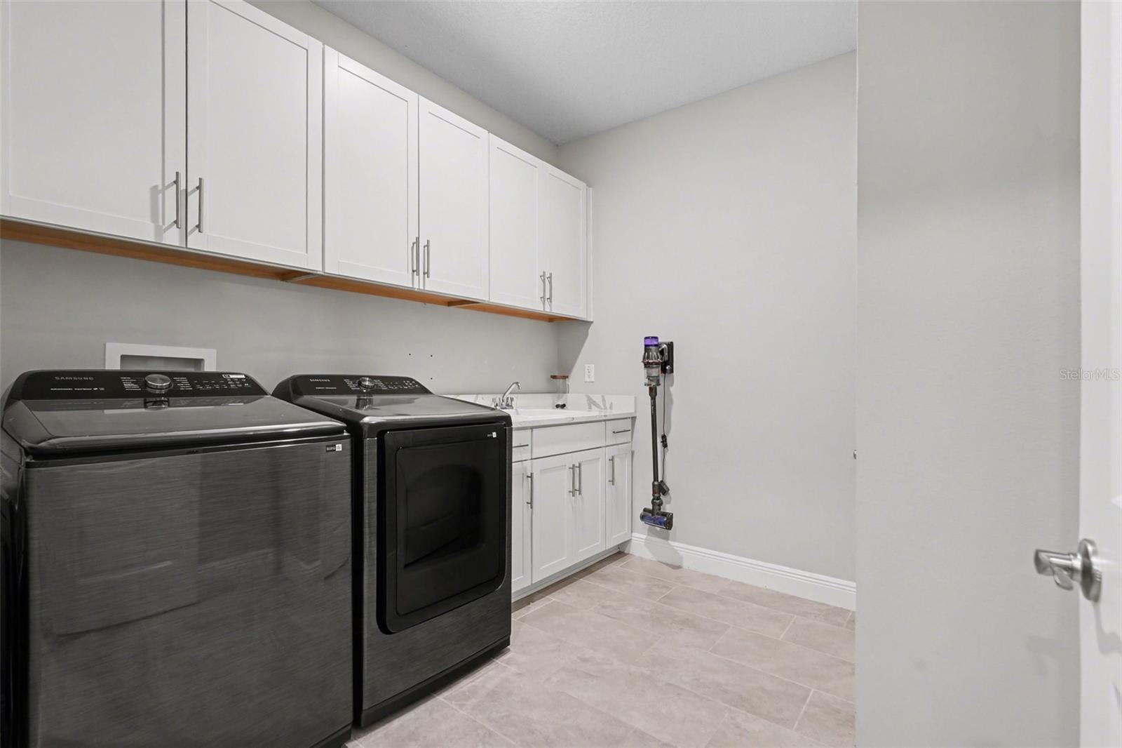 Image 35 of 41 For 23122 Scaglione Drive