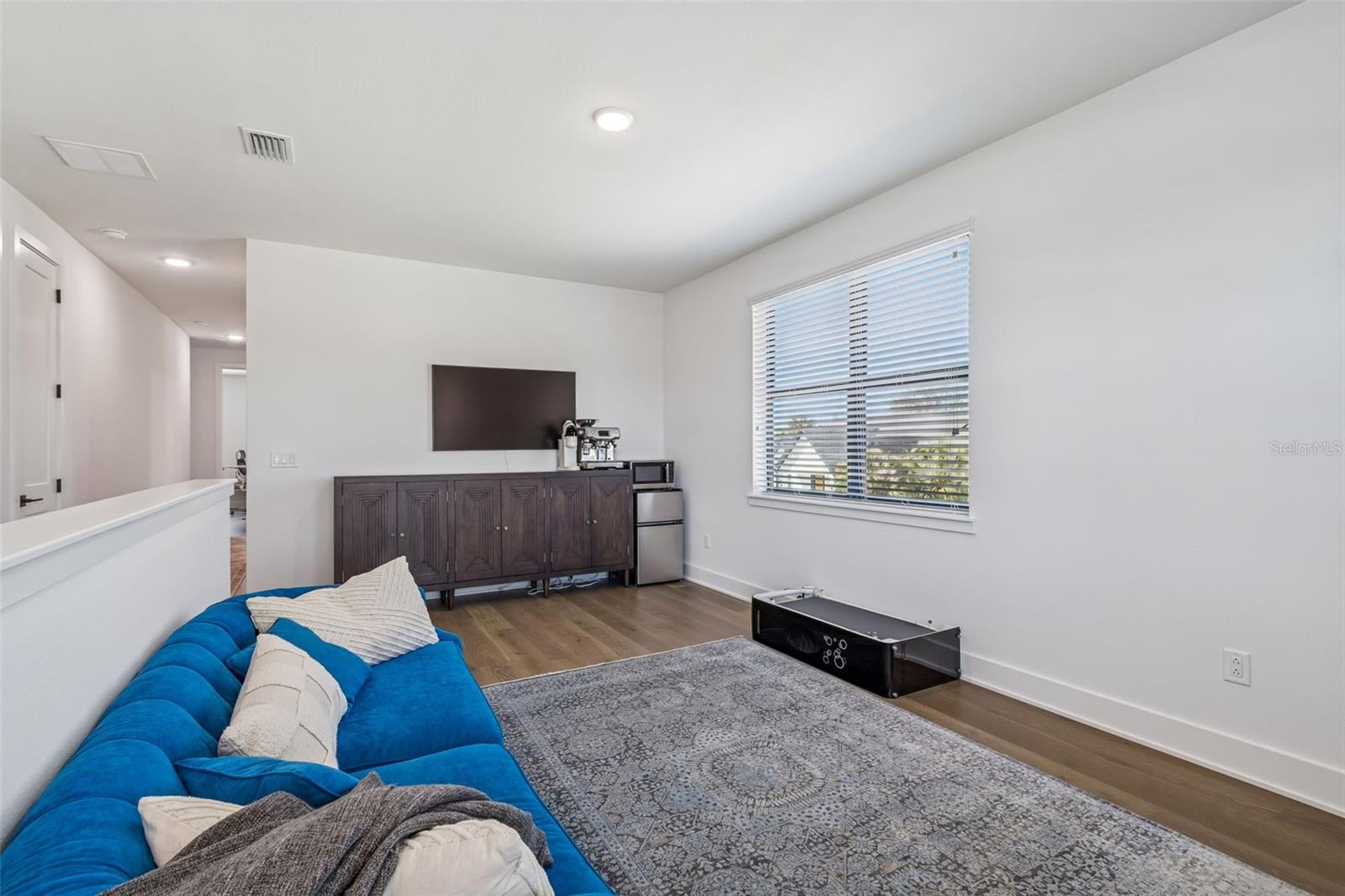 Image 21 of 62 For 3016 Ballast Point Boulevard