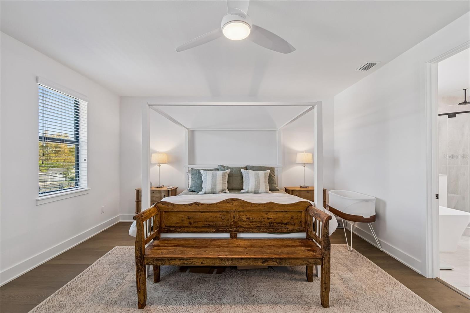 Image 24 of 62 For 3016 Ballast Point Boulevard