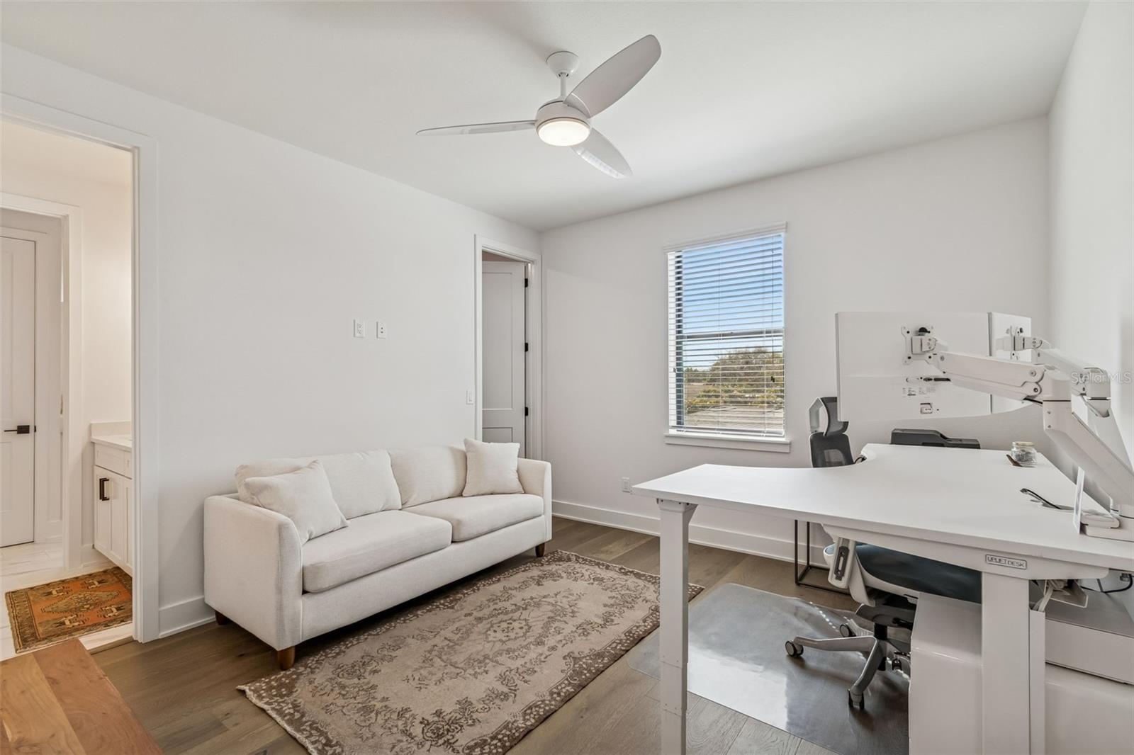 Image 34 of 62 For 3016 Ballast Point Boulevard