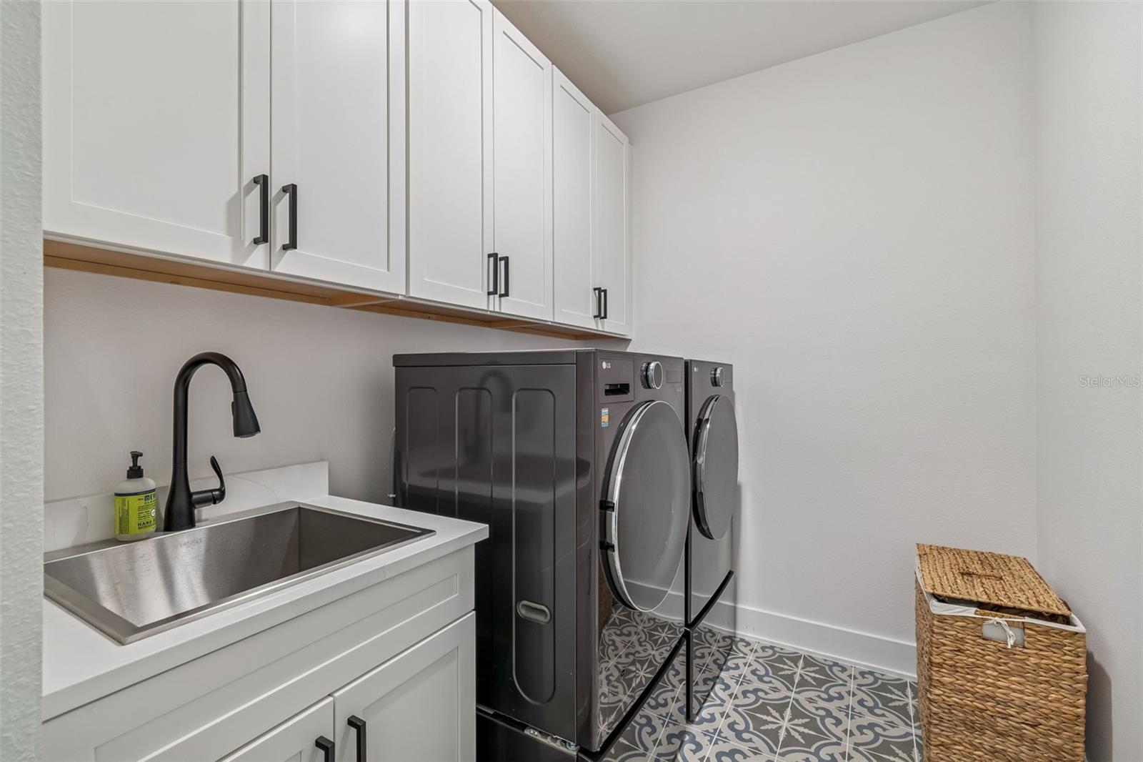 Image 41 of 62 For 3016 Ballast Point Boulevard