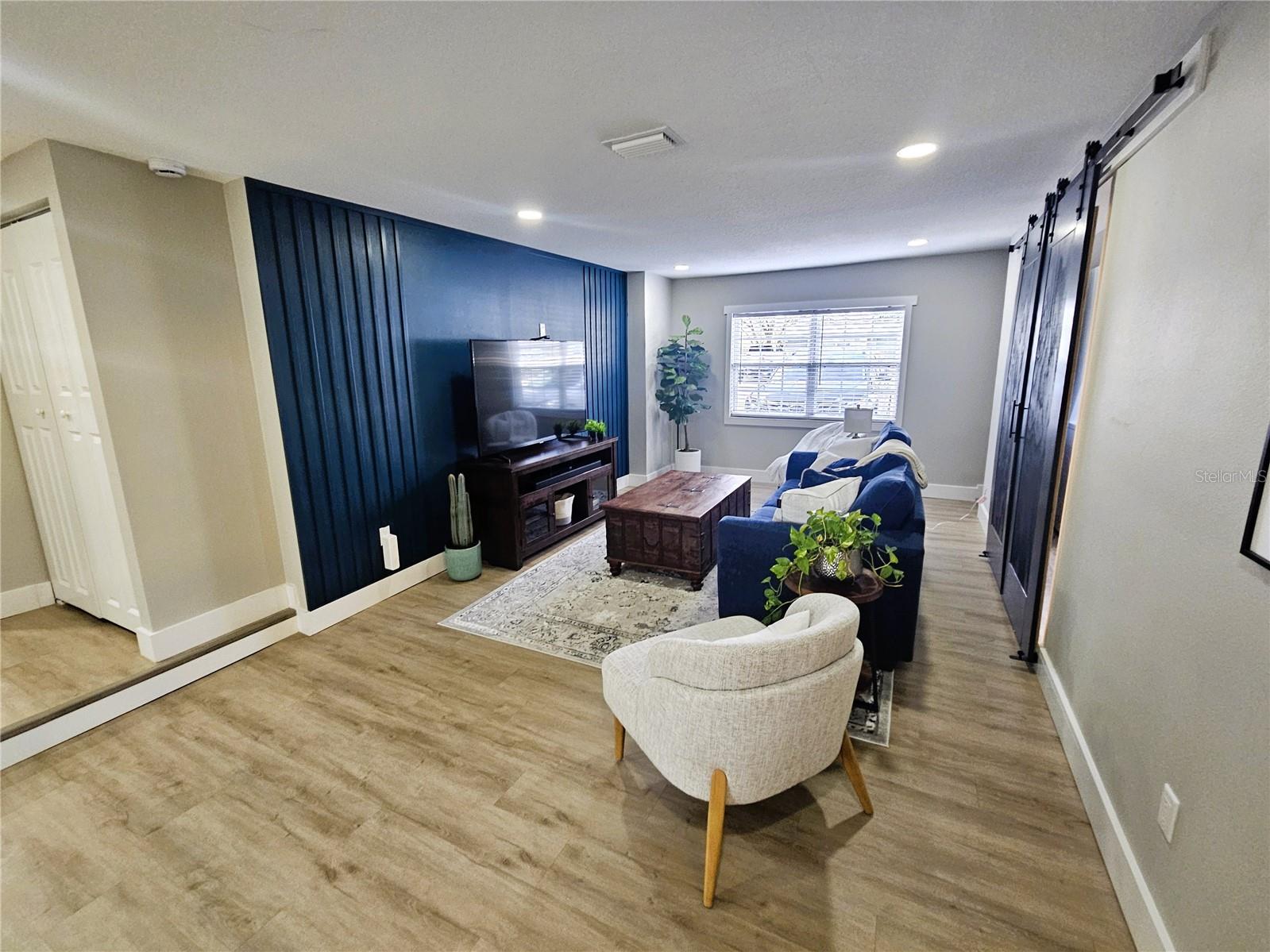 Listing photo id 10 for 8711 Wick Place