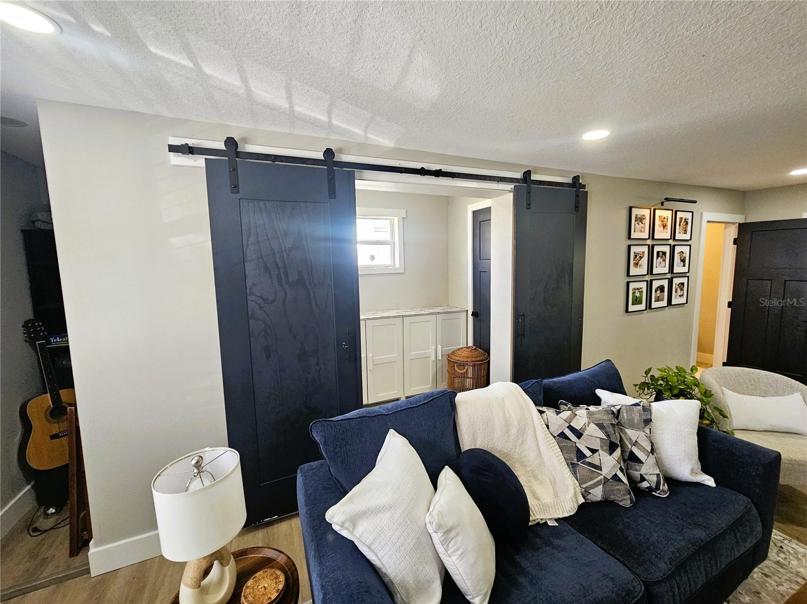 Listing photo id 13 for 8711 Wick Place