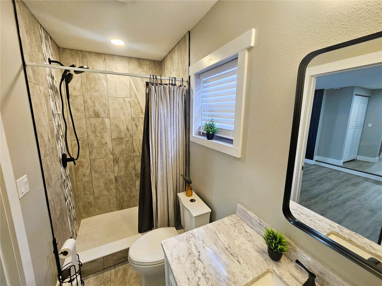 Listing photo id 16 for 8711 Wick Place